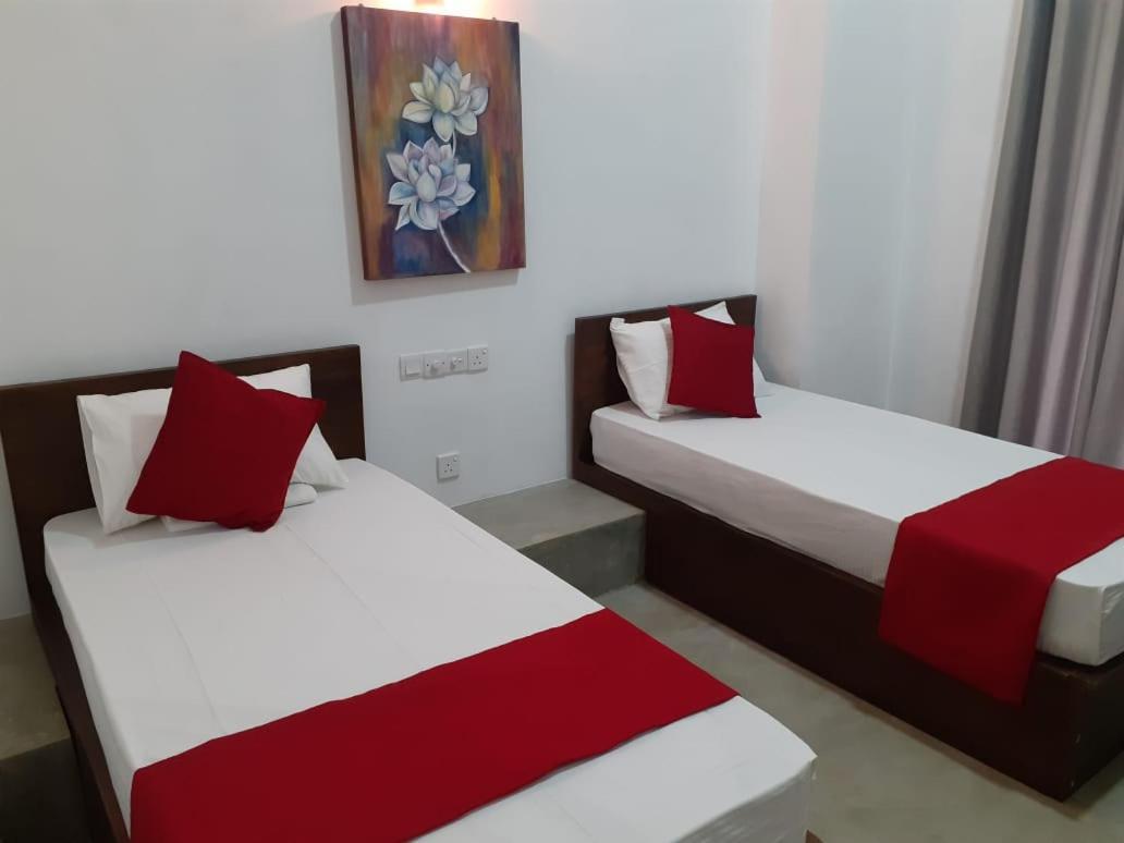 Everdew Kandy Rooms Exterior photo